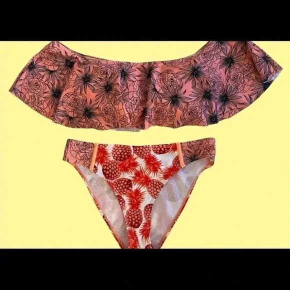 Pineapple and floral 2 piece bikini - Picture 1 of 6